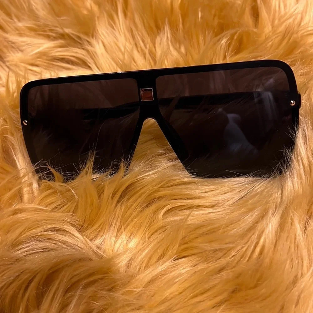Vintage Fashion Oversized sunglasses with  case - Picture 3 of 11